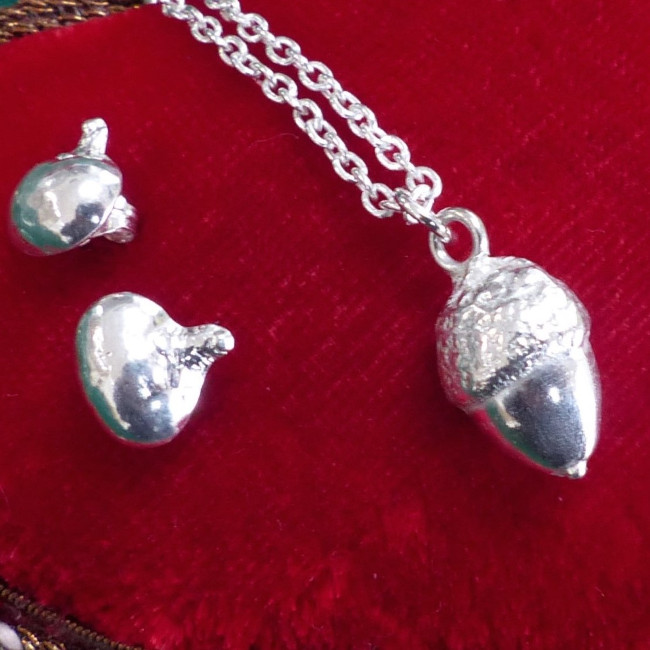 Helen Wallace - Moulded Silver Clay inspired by nature***Only 4 Places Remaining***